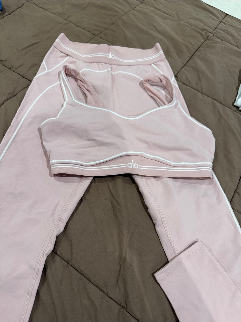 🩷 Alo Pale Pink Matching Set